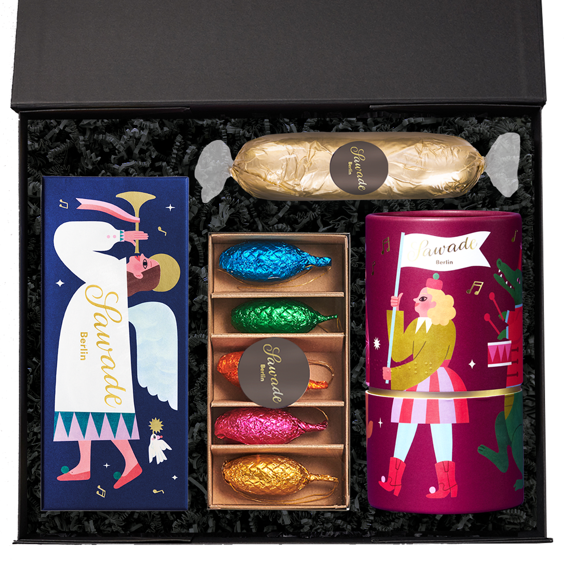 Geschenkbox mit Pralinenschachtel Engel, kleiner Schachtel Christbaumschmuck Tannenzapfen, Geschenkdose Pralinenkugeln und kleinem Marzipanbrot