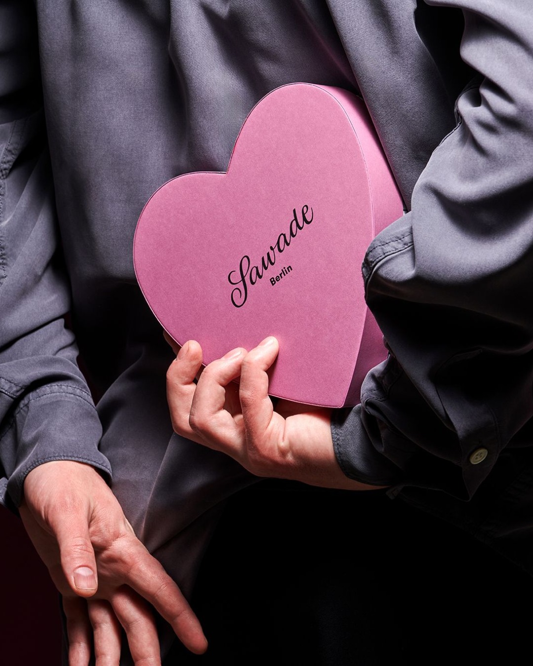 Sawade = Liebe 💕

Unsere Edition Liebe ist perfekt für den Valentinstag. Feine Schokolade, mit Liebe gefertigt und edel verpackt – ein Geschenk, das von Herzen kommt.

#SawadeBerlin #EditionLiebe #Pralinengenuss #Valentinstag