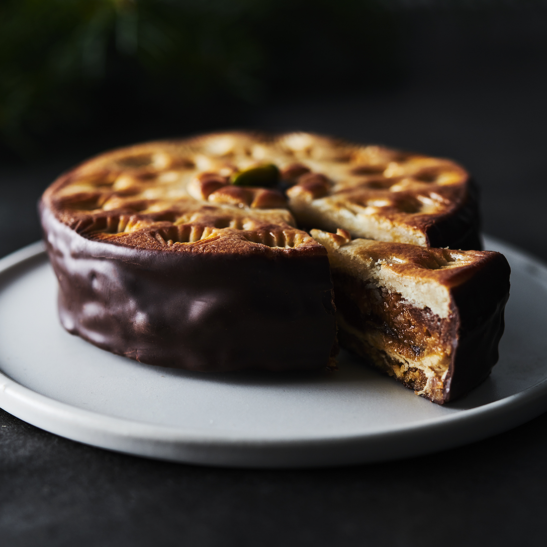 Stimmungstbild: Sawade Torte dekorativ angeschnitten Stimmungstbild: Sawade Torte dekorativ angeschnitten