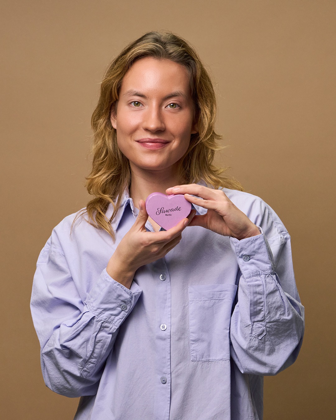 We 🩷 You … Happy Valentinstag!
Daher schenken wir dir zu jeder Bestellung ab 59 € eine kleine Herzschachtel Vanilletrüffel – einfach im Warenkorb hinzufügen (solange der Vorrat reicht).
Tipp: Bestellungen bis Dienstag, den 10.02.26, werden garantiert am Mittwoch versendet. Pünktlich zum Valentinstag
👉 Jetzt bestellen & Liebe verschenken 🩷
#SawadeBerlin #Pralinen #Valentinstag