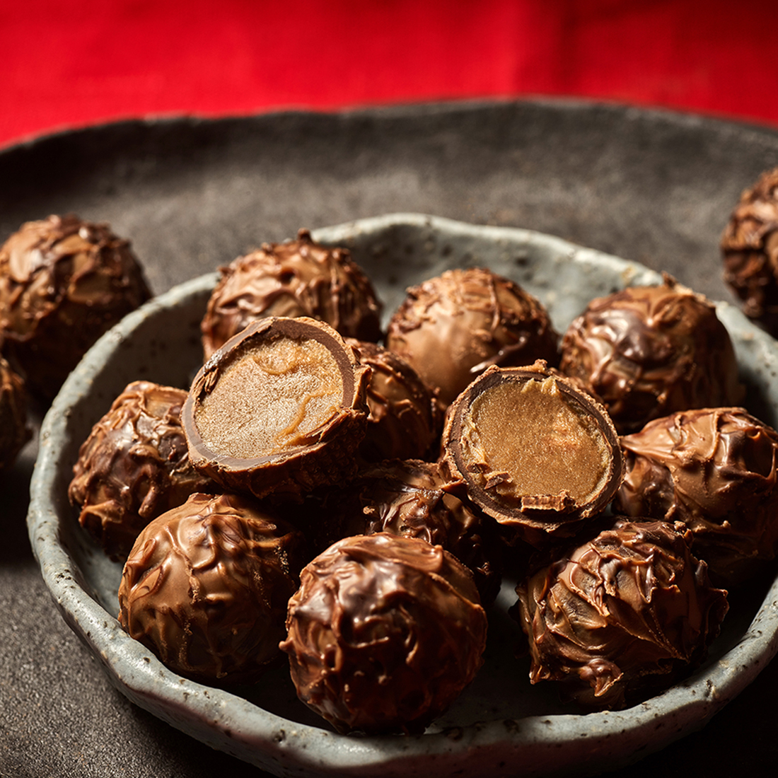 Produktbild: Herbsttrüffel Marone-Karamell angeschnitten Produktbild: Herbsttrüffel Marone-Karamell angeschnitten