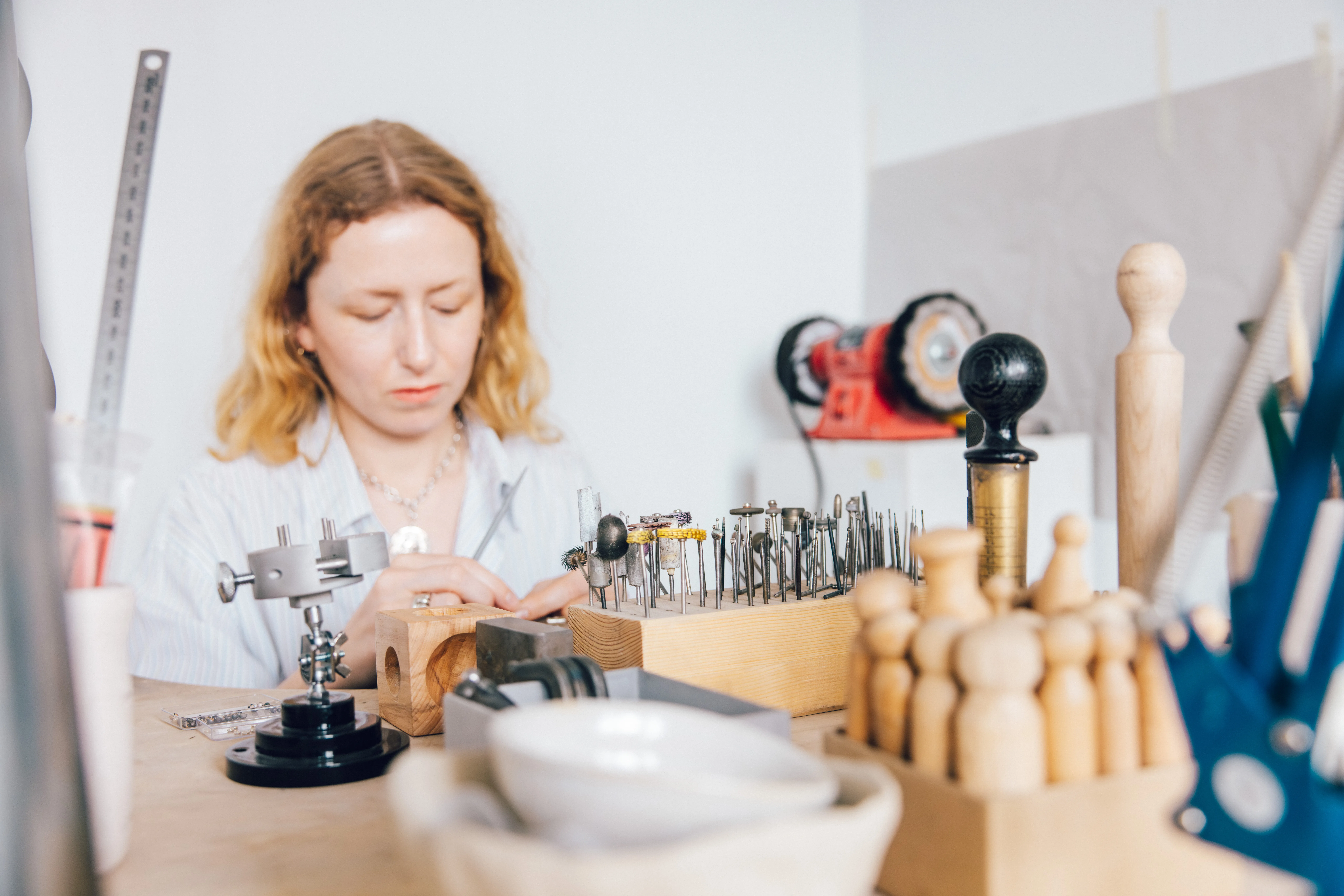 ONI-Gründerin an ihrem Arbeitsplatz