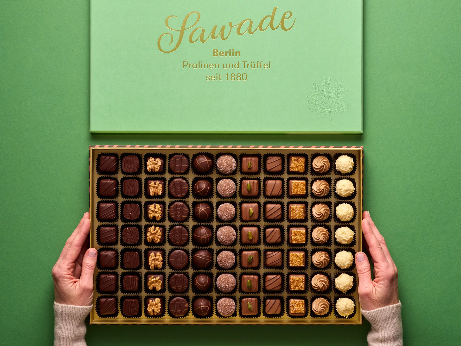 Große geöffnete Pralinenschachtel