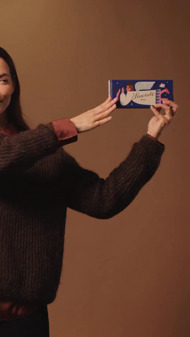 Kleine Geste, große Freude ✨
Die Pralinenschachtel »Engel« ist das süßeste Geschenk für Advent & Nikolaus, gefüllt mit unseren beliebtesten alkoholfreien Pralinen. Handgemacht, himmlisch lecker und wunderschön verpackt 😇
‌

#SawadeBerlin #Pralinenliebe #Nikolaus #Advent #Weihnachten #Geschenke