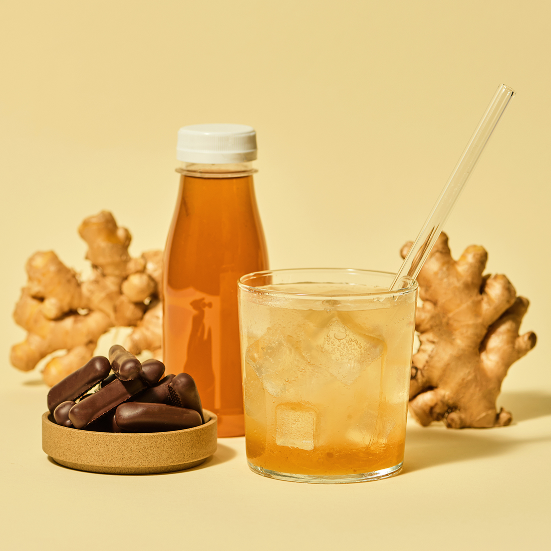 Inszenierung Ingwer-Sirup, Ingwer-Stäbchen mit Ingwerknollen