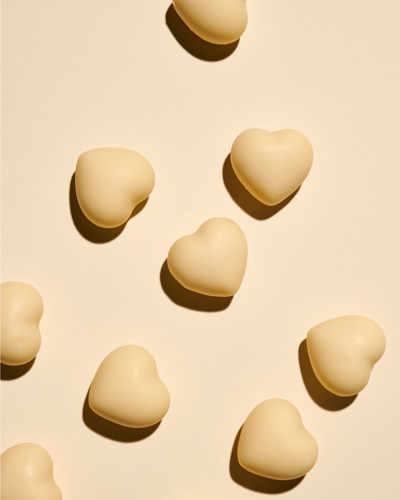 Let’s chill! Sommer, Sonne und unsere “leichten” Pralinen mit weißer Schokolade! Ob feine Rezepturen wie Karamell-Rum-Traube, Bourbon-Vanille, Grand-Marnier oder auch Marc de Champagne und Baileys® - unsere hellen Klassiker sind das Highlight im Sommer.

Ready for summer? Entdecke jetzt die weiße Vielfalt! 🤍

#SawadeBerlin #Pralinen #sommergenuss