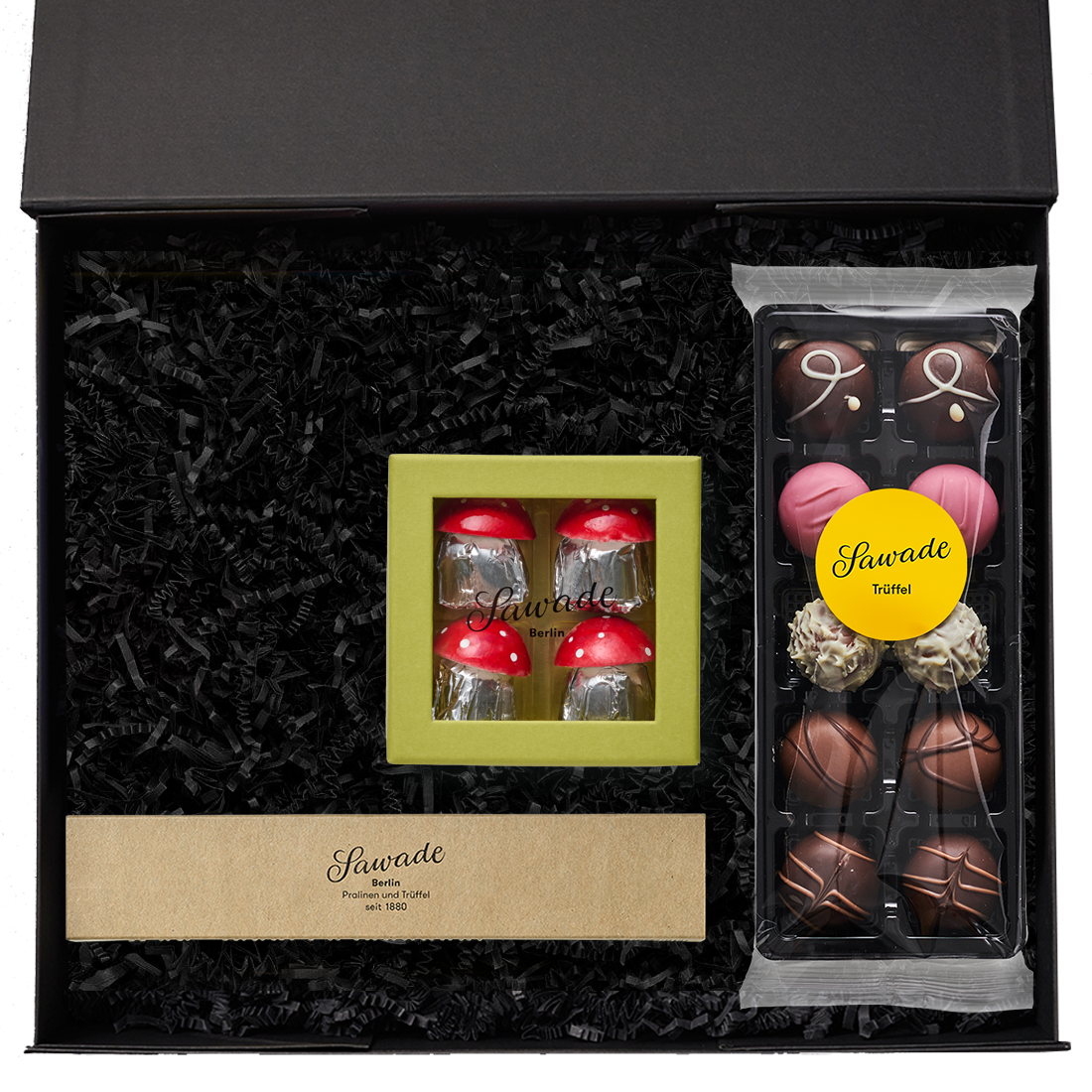 Geschenkbox »Glückwunsch« Produktbild: Geschenkeset in geöffneter Schachtel mit Geschenkschachte Pilze, Trüffel-Blister und 6er Stange