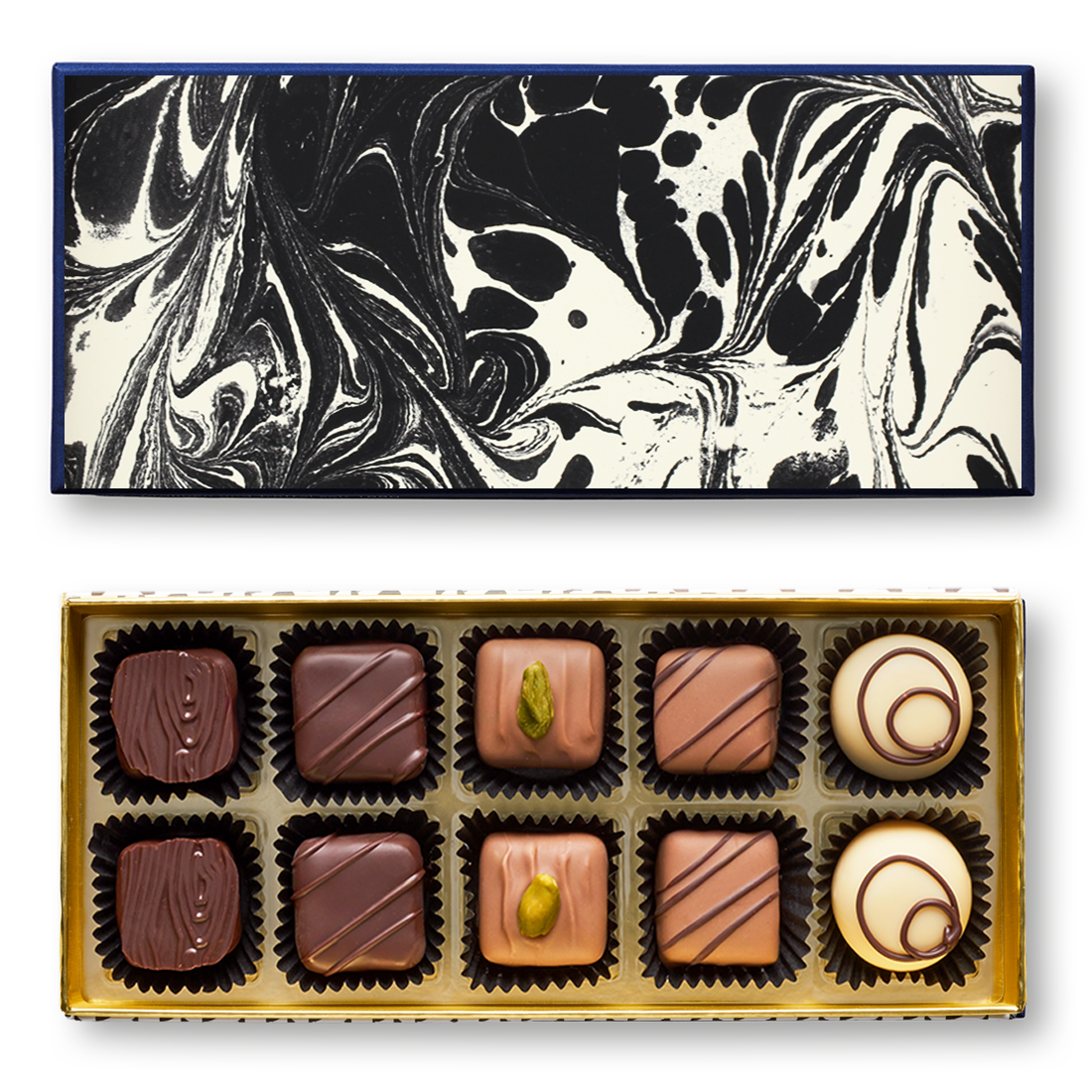 Klassische Pralinenschacht geöffnet mit Pralinen