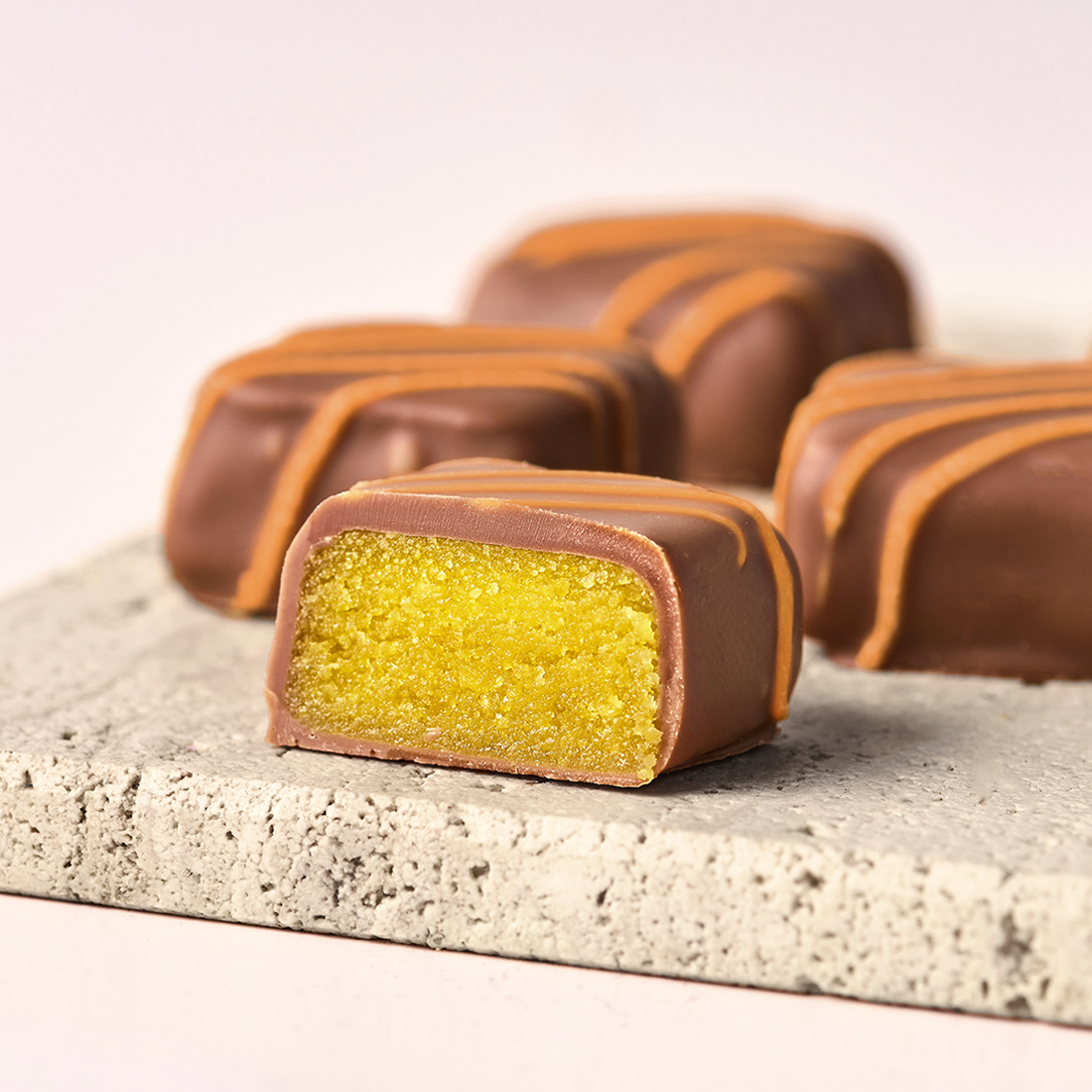 Produktbild: Orange-Marzipan aufgeschnitten