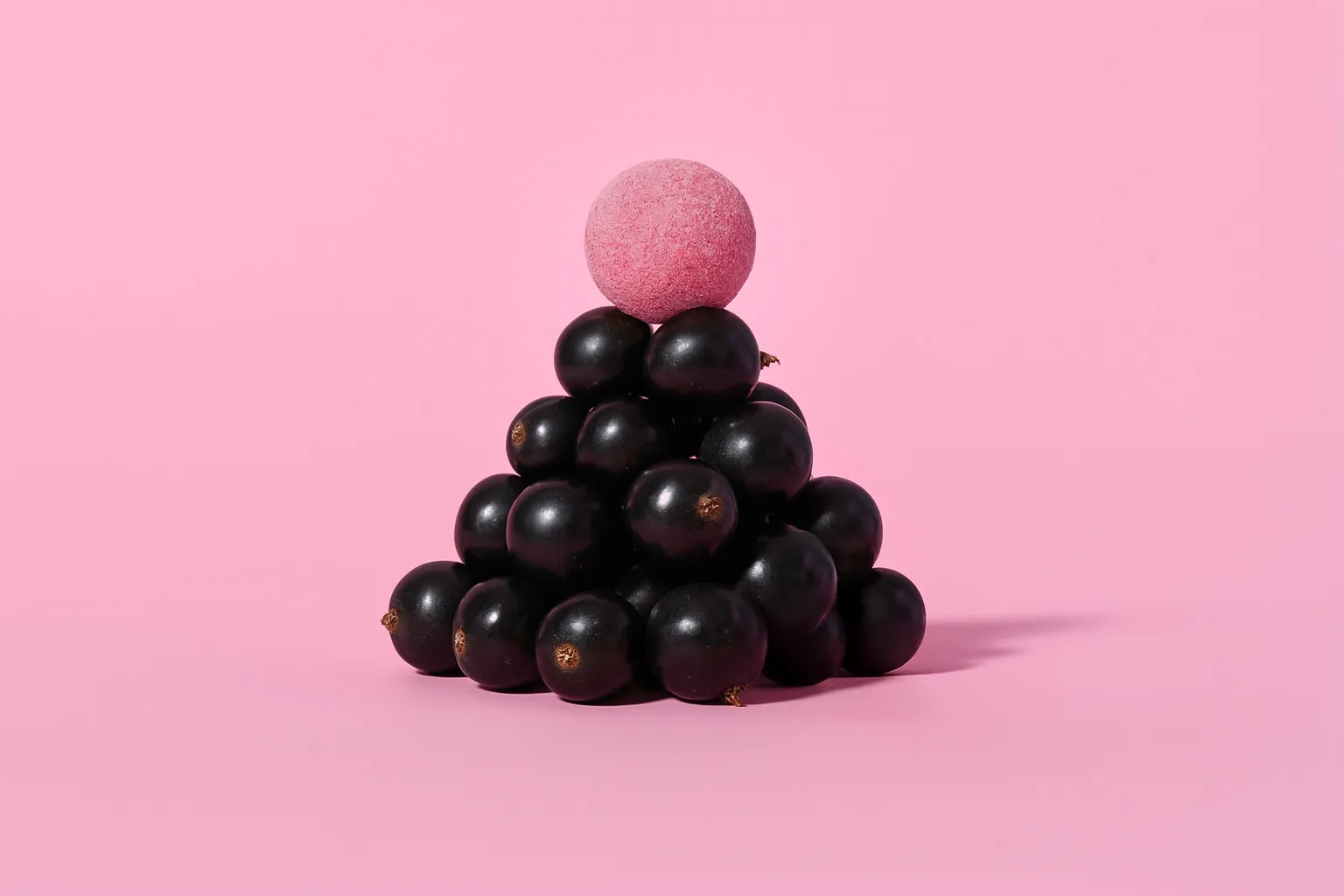 Kir Royal Trüffel mit Cassis Beeren
