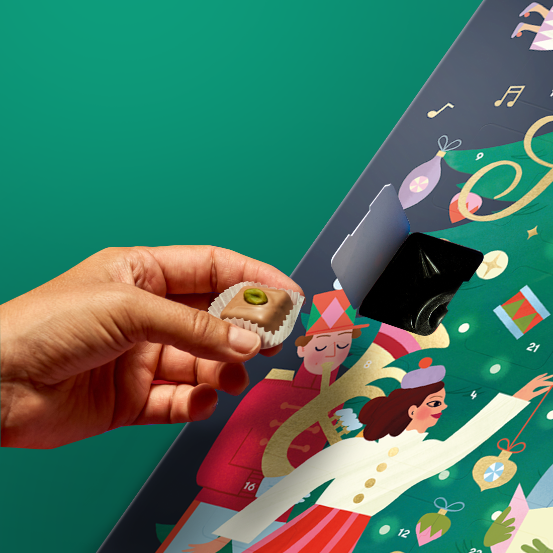 Adventskalender Tannenbaum: ein Türchen ist offen mit Praline Pistazie-Nougat